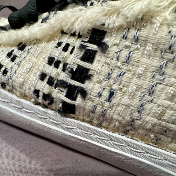 ZARA DECORATIVE SNEAKER, BLK RIBBON LACES, RHINESTONES ON HEEL (35) - Picture 3 of 6